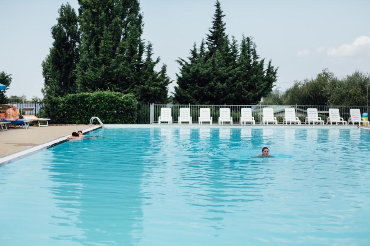 Villaggio Turistico Camping Il Fontino สการ์ลีโน ภายนอก รูปภาพ