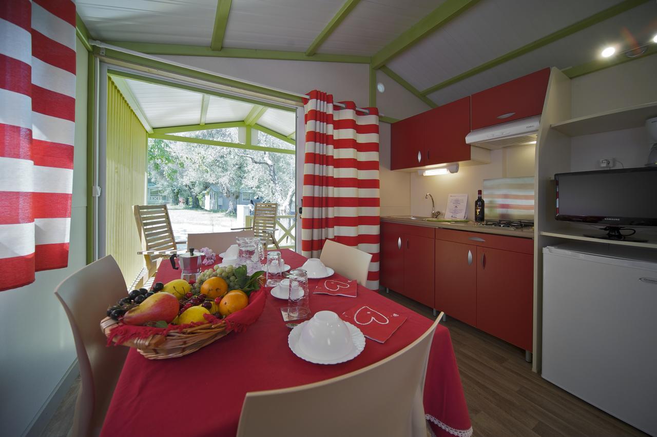 Villaggio Turistico Camping Il Fontino สการ์ลีโน ภายนอก รูปภาพ